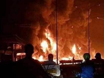 Nóng: Lật xe bồn chở xăng, 6 người tử vong tại Bình Phước