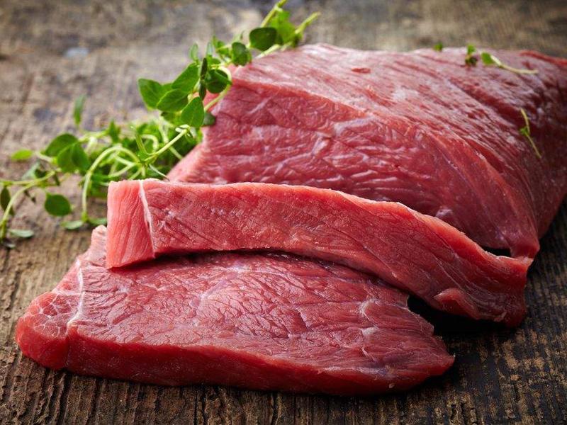 Ngoài ra, thịt xông khói và xúc xích có thể chứa benzopyrene – chất gây ung thư khác. Để an toàn nhất, bạn vẫn nên mua những miếng thịt tươi ngon để đảm bảo an toàn. 

