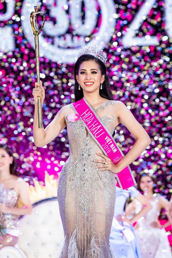 Từng bị chê thậm tệ vì dở ngoại ngữ, Tiểu Vy bất ngờ bắn tiếng Anh tại Miss World 2018 - 1