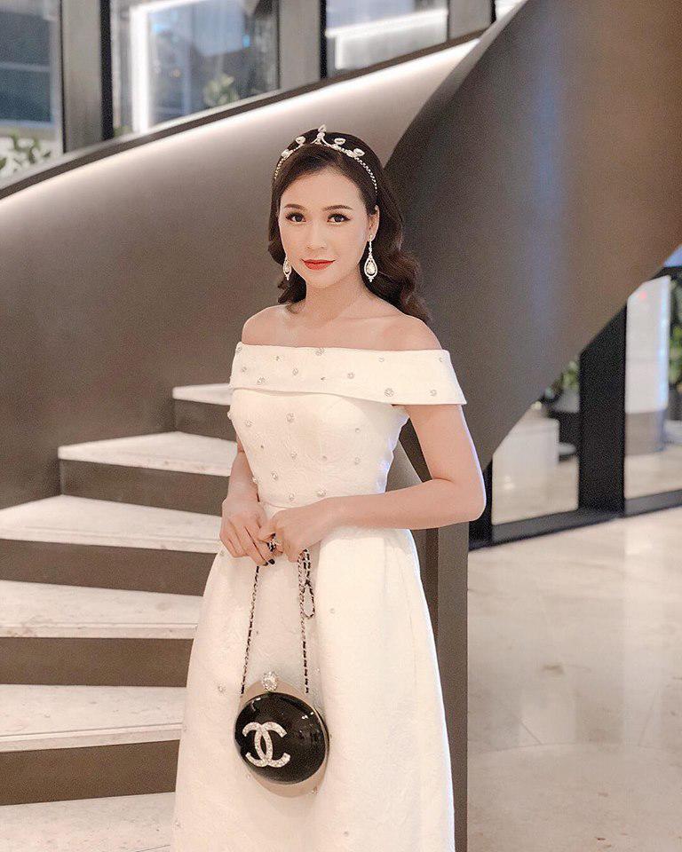 chi em ra ma xem, chi cai hang hieu, hot girl nay da de danh duoc hon... 2 trieu do! - 1