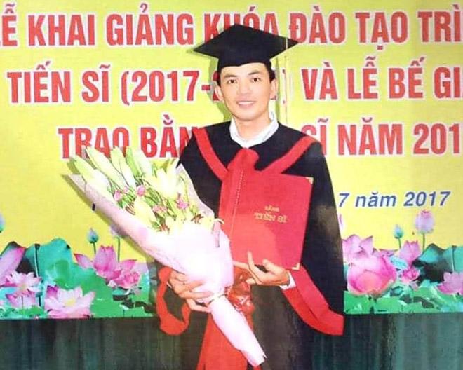 Một tiến sĩ, giảng viên đại học lừa tình hàng loạt phụ nữ, có nhiều con riêng - 1