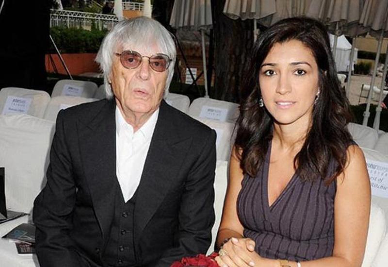 Tỉ phú Bernie Ecclestone lớn hơn vợ mình 28 tuổi nhưng đó không phải là sự chênh lệch duy nhất.  Vợ ông là người mẫu có chiều cao 1m 88, cao hơn 29 cm so với 1m 59 của ông
