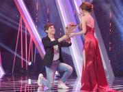 Giải trí - Hoa hậu Hương Giang, Trấn Thành và cả khán phòng vỡ òa khi Jang Mi được trai đẹp quỳ gối