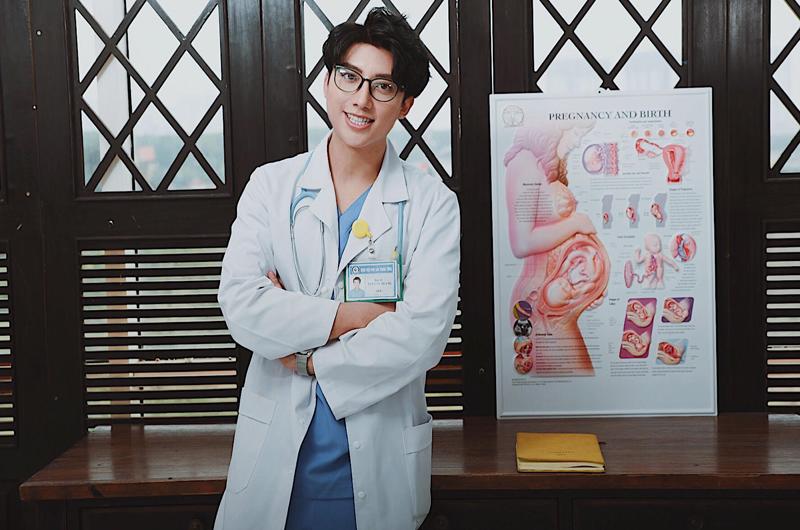Với tấm bằng Đại học, Trần Vũ Quang đã được Bệnh viện Phụ sản Trung ương nhận vào làm. Hiện tại, anh đang là bác sĩ chuyên khoa Sản phụ khoa với 7 năm kinh nghiệm.
