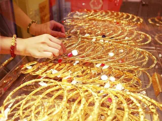 Giá vàng hôm nay 27/11/2018: Thế giới giảm mạnh, trong nước có ảnh hưởng?