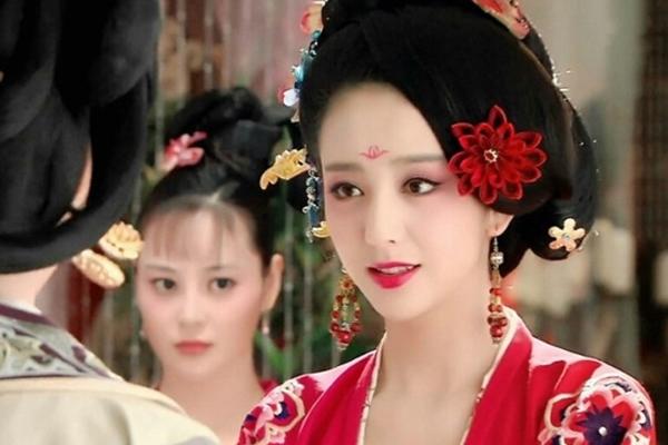 tu ky nu thanh hoang hau, trieu phi yen cang dien cuong lam dep den muc... vo sinh - 7
