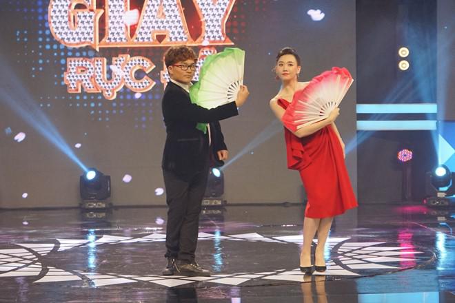 ba xa tran thanh khoe da trang su, khien dong nghiep nam phai ha hoc mom ngan ngo - 5