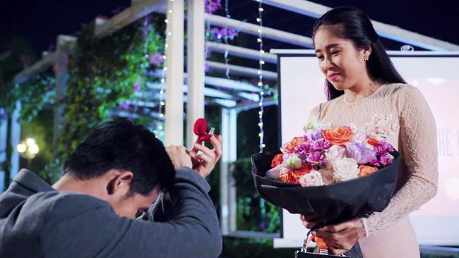 doi "len voi xuong cho" nhu han gao nep gao te: ra duong ngu bui, lam thue... het hon - 12