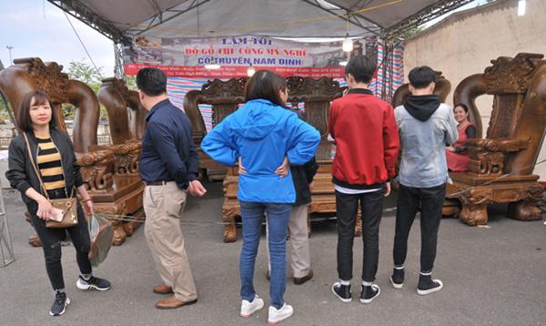 loa mat truoc bọ bàn ghé gõ mun tri gia 3,2 ty dong, nha giau chua chac mua duoc - 15