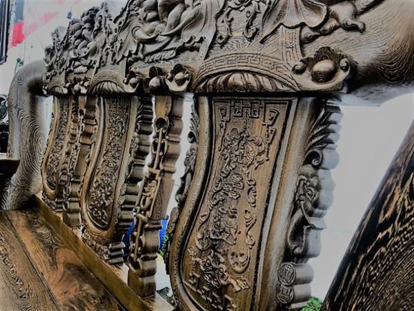 loa mat truoc bọ bàn ghé gõ mun tri gia 3,2 ty dong, nha giau chua chac mua duoc - 4
