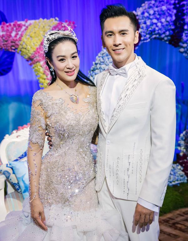 ngoi sao 24/7: u50 van co mang bau cho chong thu 3, sao nu goc viet phai tiem hormone - 2