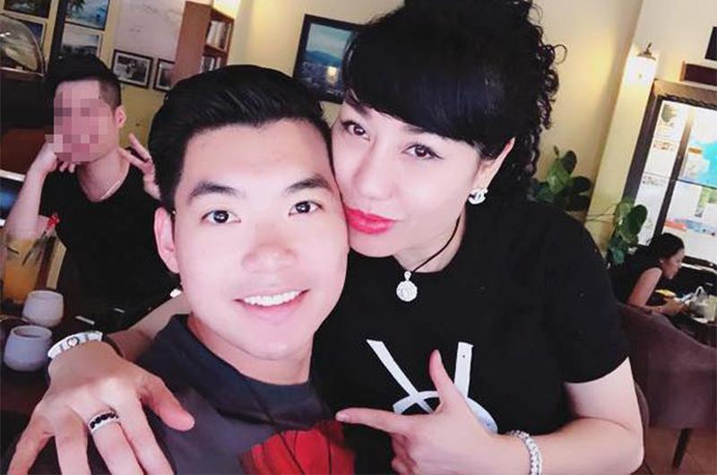 1. Nữ doanh nhân một đời chồng lấy chồng trẻ hơn 15 tuổi

Doanh nhân Thu Huyền (sinh năm 1976) đã từng có một đời chồng và một cô con gái riêng. Cô công khai hẹn hò với người mẫu Trương Nam Thành (sinh năm 1991) từ năm 2017.
