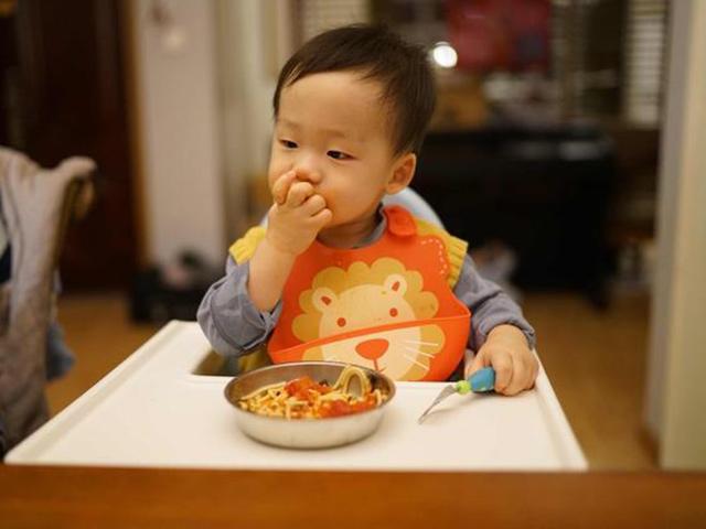 Đừng bắt con ăn 5 thực phẩm này, trừ khi mẹ muốn DHA bốc hơi, con kém thông minh