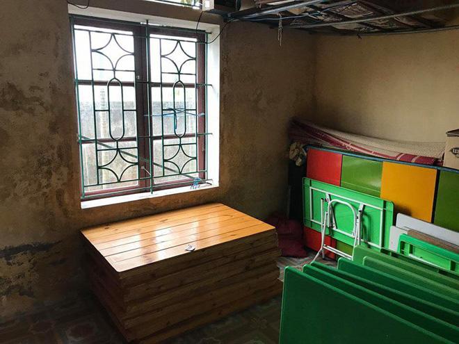 be trai bi buoc day treo len cua so lop khien mxh gian du: tiet lo gia canh bat ngo - 3