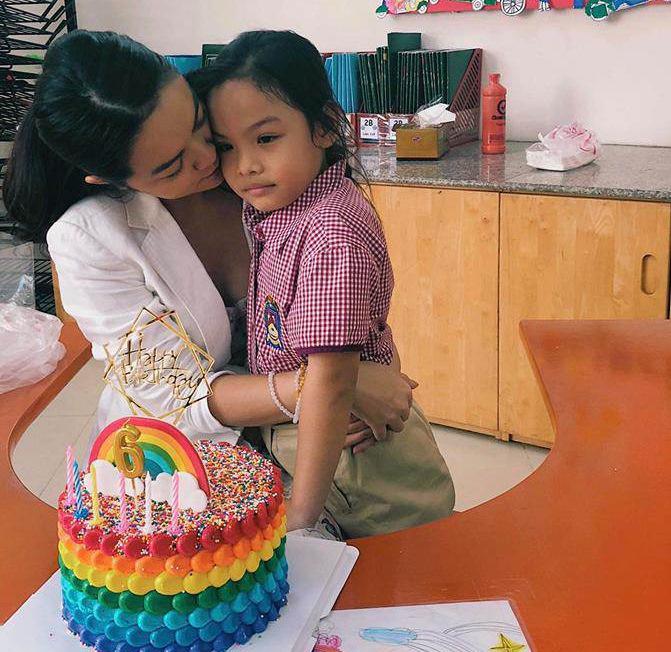 3 nu sao viet xinh dep ly hon, cac con co nhung phan ung bat ngo - 3