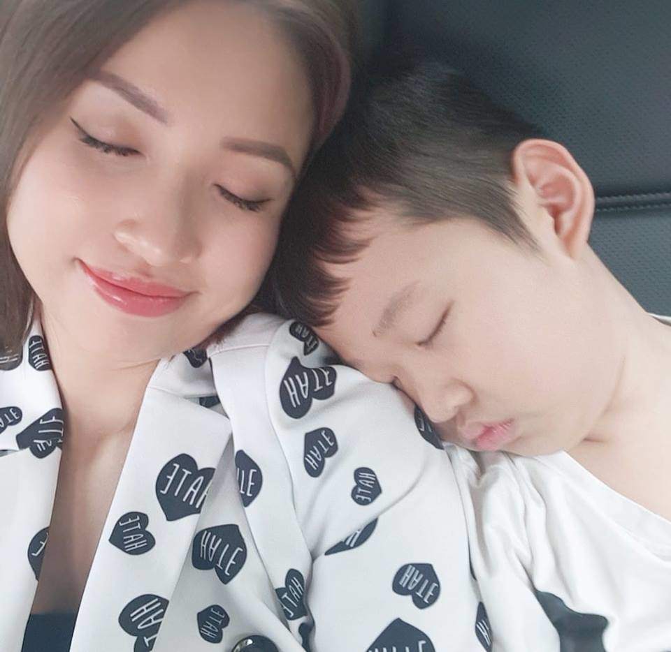 3 nu sao viet xinh dep ly hon, cac con co nhung phan ung bat ngo - 2