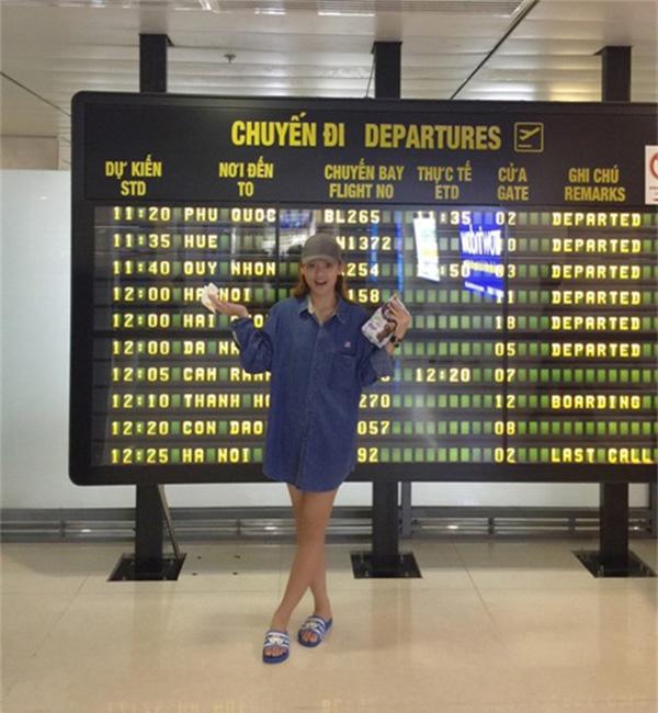 bo tay chuyen sao viet: len tham do duoc goi la my nhan, ra san bay bong hoa "tham hoa" - 12