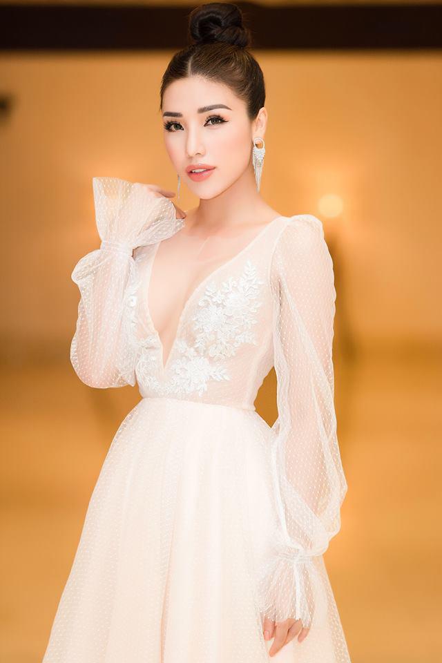 nang nguc "khung" nhu khanh phuong, ky duyen, lieu con can dung ao lot? - 2