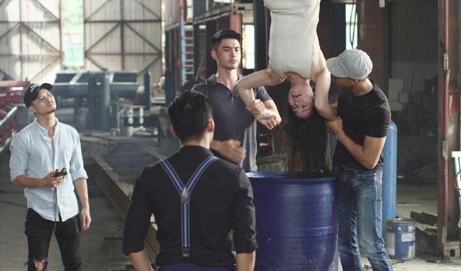 nhung canh nong dien dao man anh viet 2018: "dot mat" nhat la man ai an sap ca giuong - 10