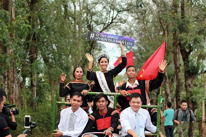 noi con gai thoai mai khoe nguc tran dep hoang da hut hon dan ong - 10