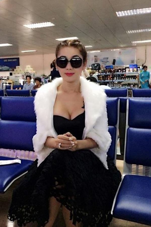 bo tay chuyen sao viet: len tham do duoc goi la my nhan, ra san bay bong hoa "tham hoa" - 6