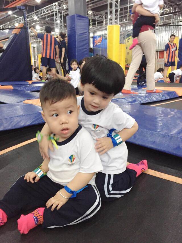 ti tuoi dau, con trai ngoc lan da co khi chat nghia hiep, dan mang thi nhau thot: "cung qua" - 2