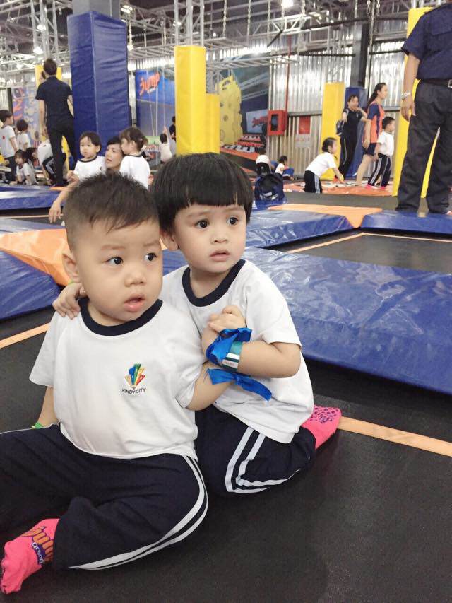 ti tuoi dau, con trai ngoc lan da co khi chat nghia hiep, dan mang thi nhau thot: "cung qua" - 1