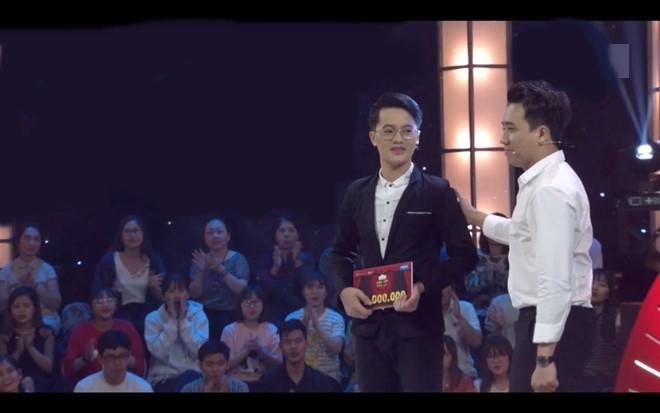 thach thuc danh hai: tran thanh do mat khi nu thi sinh deo vang sang loe lien tuc "tha thinh" - 15