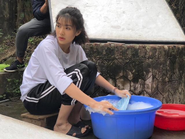 khien nha nha tay chay phim moi, luu de li binh than: "bi hieu lam khong bao gio giai thich" - 2