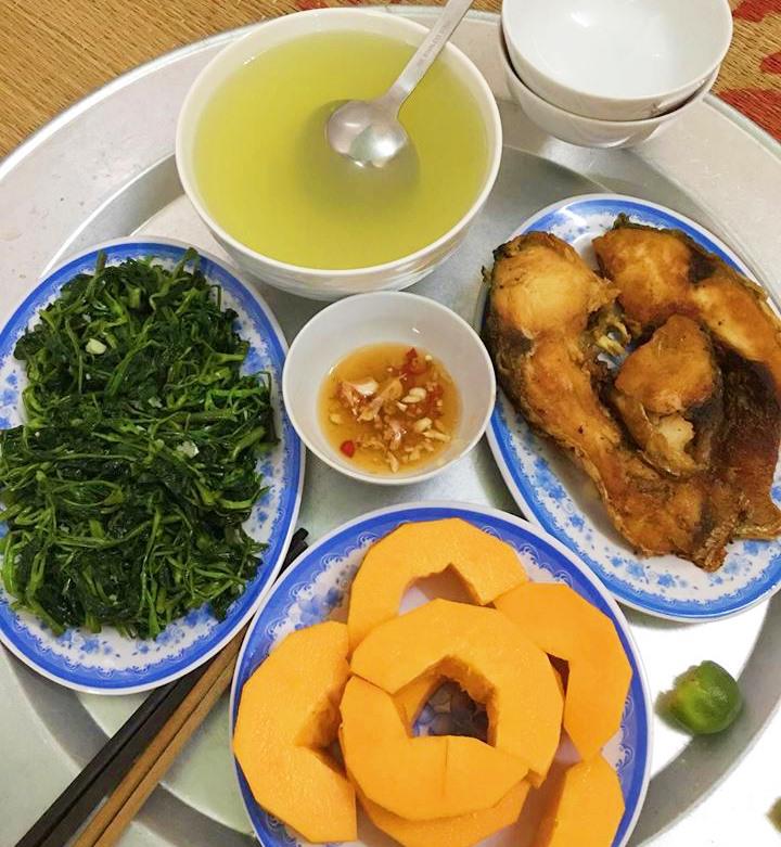 me om dua 40k di cho, be gai lam luon duoc mam com ngon, con thua tien dut lon - 2