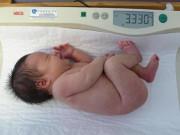 Làm mẹ - Bảng cân nặng của trẻ sơ sinh chuẩn theo bác sĩ Viện dinh dưỡng Quốc gia