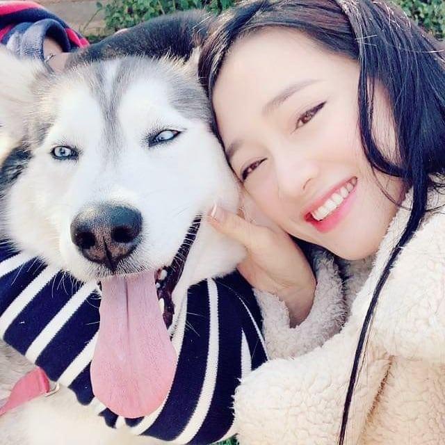 thoai mai khoe vong 2 "phat tuong", nha phuong ngam xac nhan dang mang bau? - 4