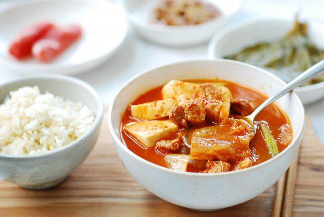 cuoi tuan se lanh lam ngay noi canh kim chi, vua an vua xuyt xoa that thich - 5