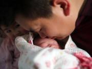 Bà bầu - Chồng Thái Bình “nhặt" từng tinh binh để có con, thai 17 tuần vợ lặng người nhận tin dữ