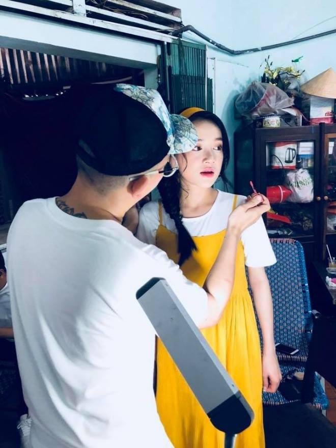 cuoi cung nguoi ham mo cung duoc thay nha phuong lo bung bau lon ben canh chong - 2