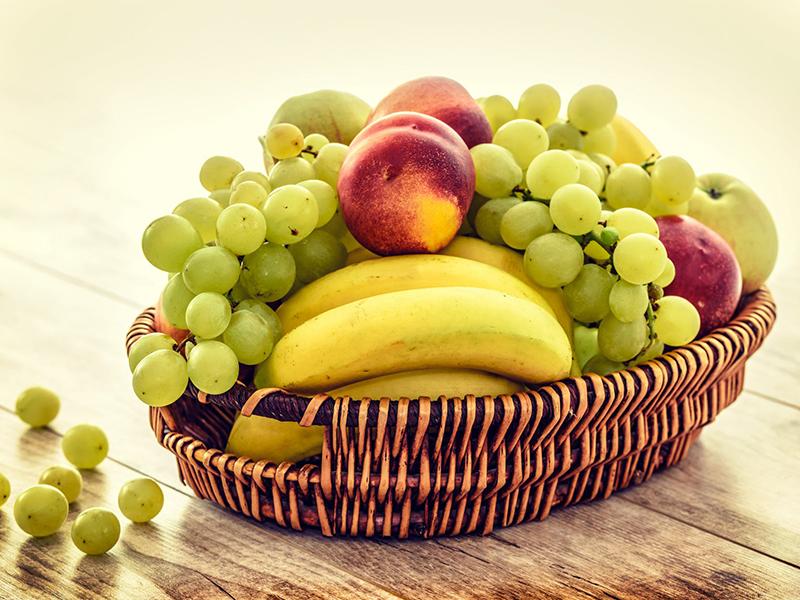 Học viện Nhi khoa Hoa Kỳ khuyến nghị ăn trái cây thay vì uống nước trái cây. Vì chất xơ trong trái cây sẽ được hấp thu dần dần. Bạn cũng có thể cho trẻ uống nước ép tươi hoặc sinh tố .
