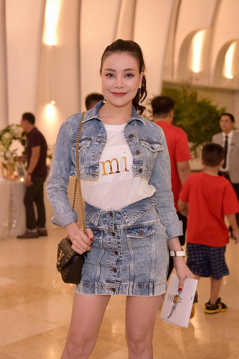 que van nam tay nam em den chuc mung dam cuoi cua ung hoang phuc - 10