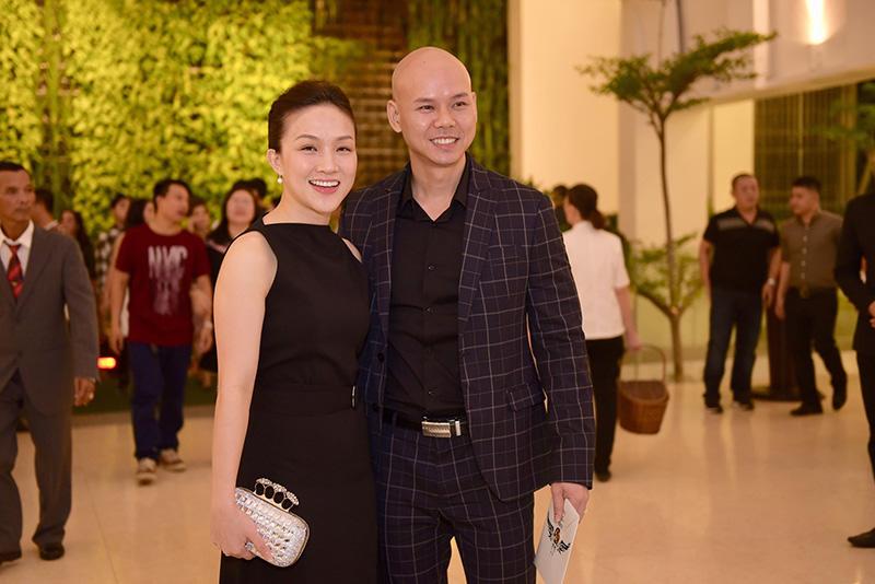 que van nam tay nam em den chuc mung dam cuoi cua ung hoang phuc - 13