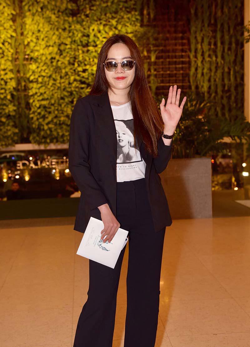 que van nam tay nam em den chuc mung dam cuoi cua ung hoang phuc - 2