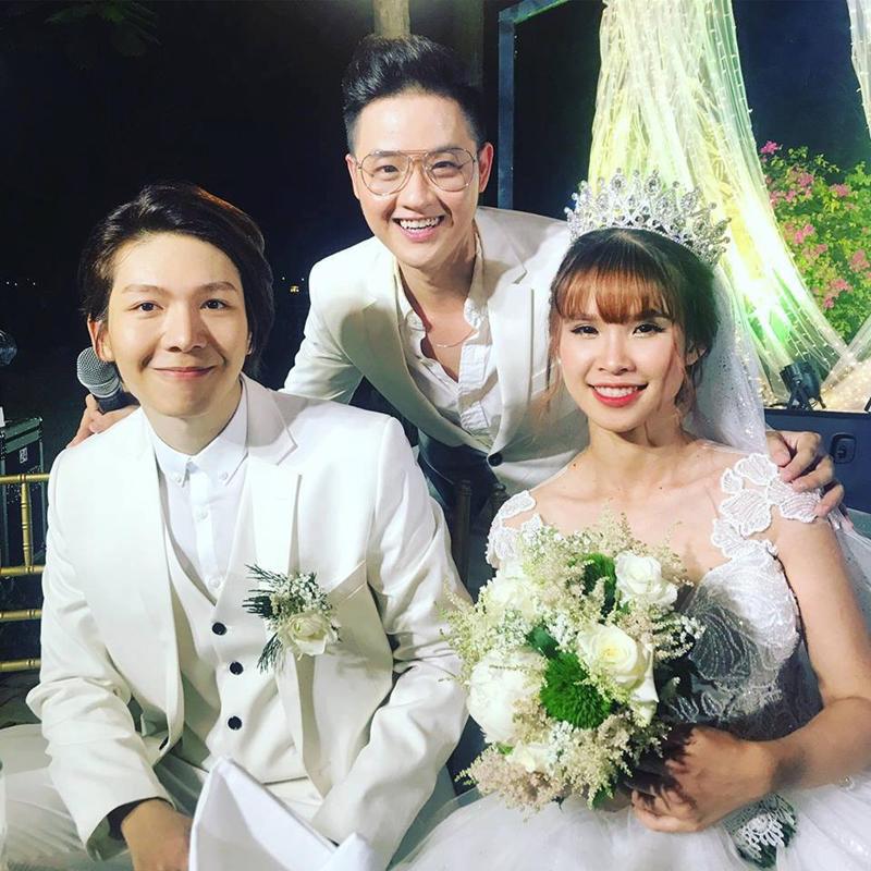Cả hai vốn là bạn thân từng đóng chung MV, sau đó Kelvin Khánh đã chủ động "cầm cưa" Khởi My. Cả hai làm đám cưới vào ngày 23/11/2017.
