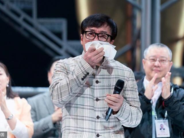 Sự thật chấn động: Thành Long từng qua đêm với gái mại dâm, nghi vợ có bầu ép cưới