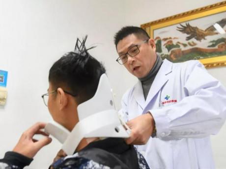 Thói quen xấu khi làm việc nhiều người mắc khiến chàng trai trẻ phải phẫu thuật gấp
