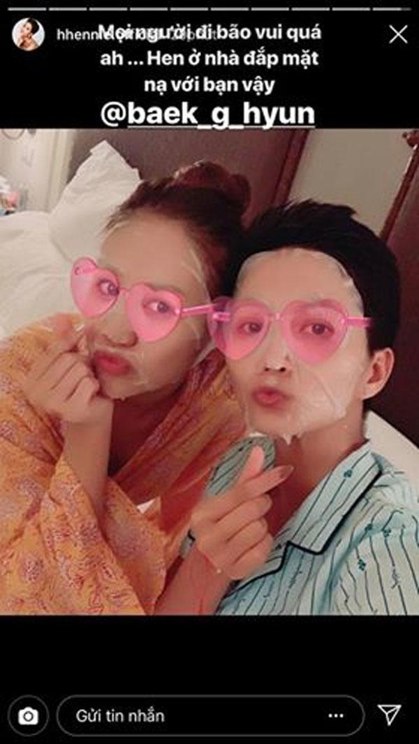 Không có tiền, Hamp;#39;Hen Niê mang dép tổ ong chỉ 10k tặng bạn tại Miss Universe 2018 - 1