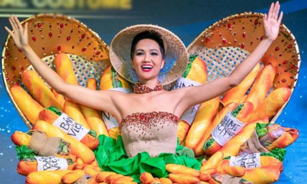 Không có tiền, Hamp;#39;Hen Niê mang dép tổ ong chỉ 10k tặng bạn tại Miss Universe 2018 - 10