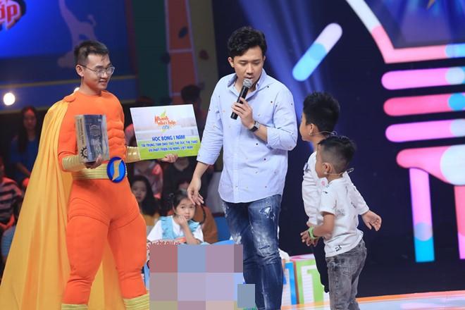 “Cậu bé biết tuốt” Minh Khang tạo nên kỳ tích đáng kinh ngạc khiến Trấn Thành không cãi lại được - 4