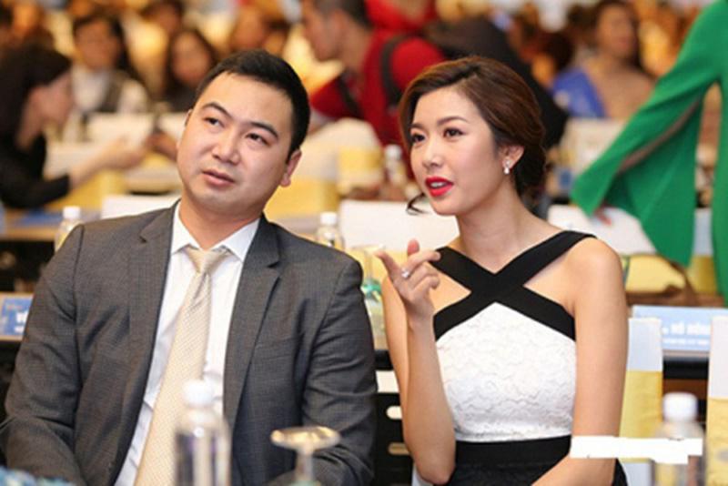 Ít ai biết doanh nhân John Tuấn Nguyễn từng có thời gian hẹn hò và công khai chuyện tình cảm với Á hậu Thuý Vân trước khi trở thành chồng của Lan Khuê.
