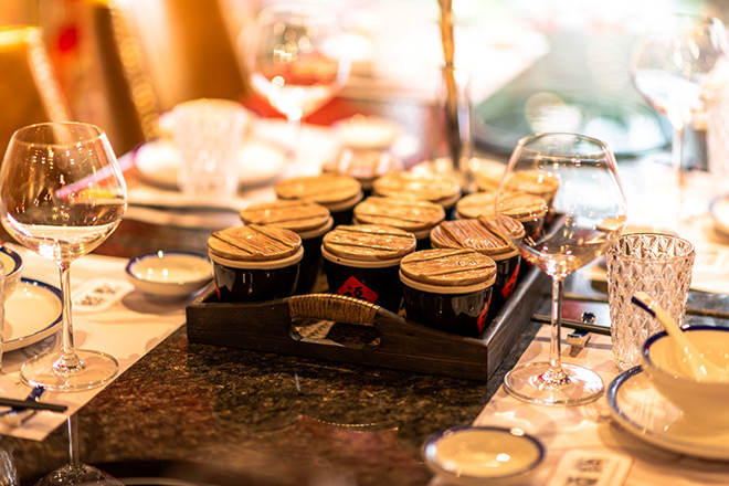 Lẩu khói là gì mà Hương Giang và Chi Pu cùng mê đắm? - 8