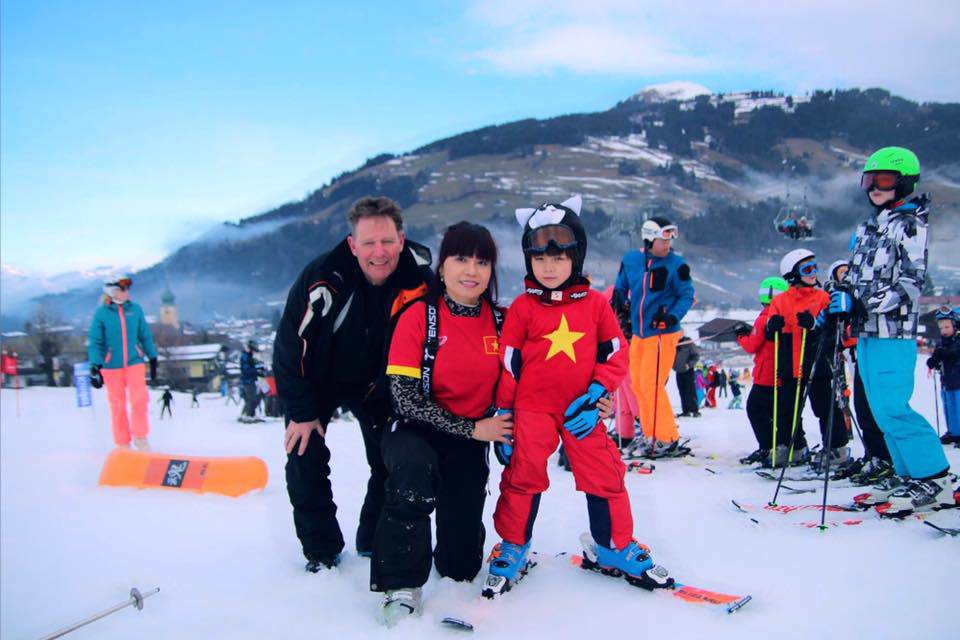 Trúng “mánh” của mẹ Việt đơn thân, chàng ca sĩ Hà Lan 10 năm theo đuổi và cái kết - 4