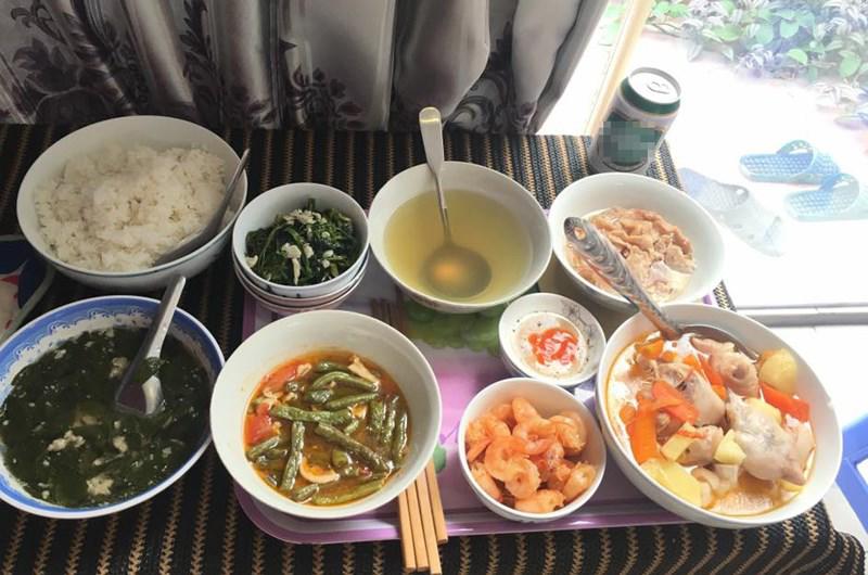 Người ăn canh chan nước mắt, kẻ hân hoan ra mặt với muôn kiểu cơm cữ của chị em - 12