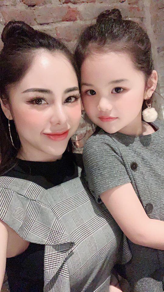 Nữ MC 33 tuổi mang gương mặt 9x nóng bỏng nhất VTV, con gái cũng cực sang chảnh - 4